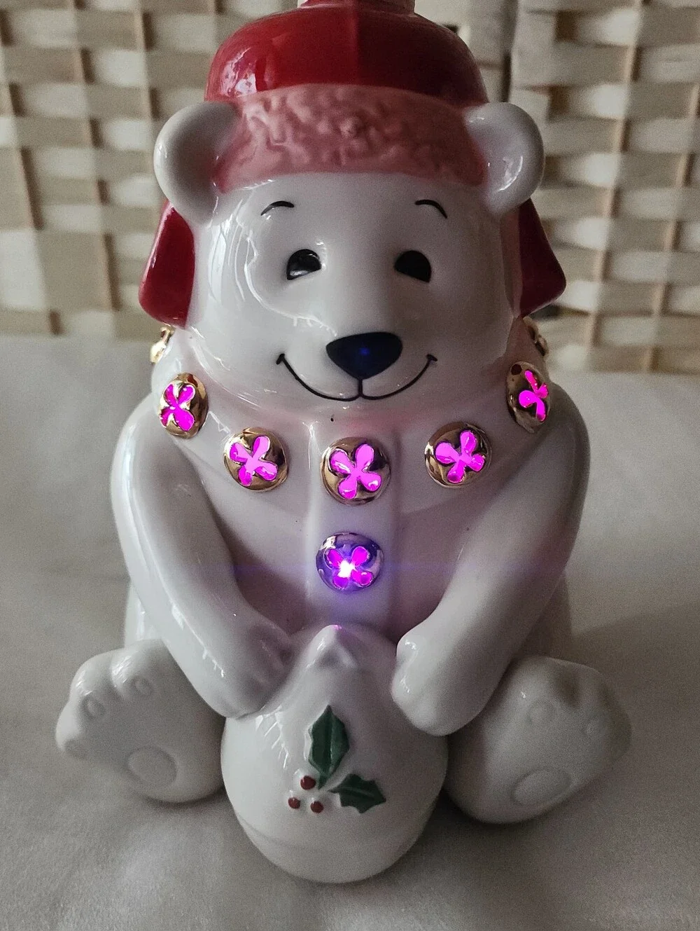 Lenox Color Changing Christmas Bear Porcelain Figure 7